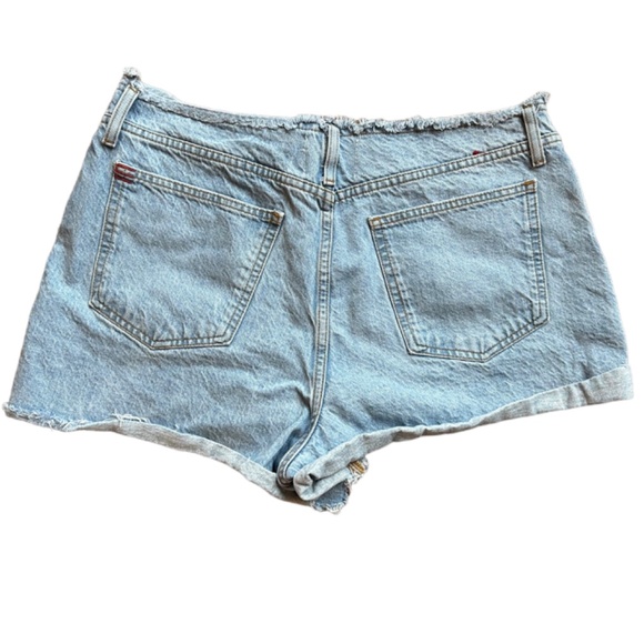 BDG Distressed Cut Off Waist Denim Shorts Urban Outfitters Sz 32 - Picture 4 of 5